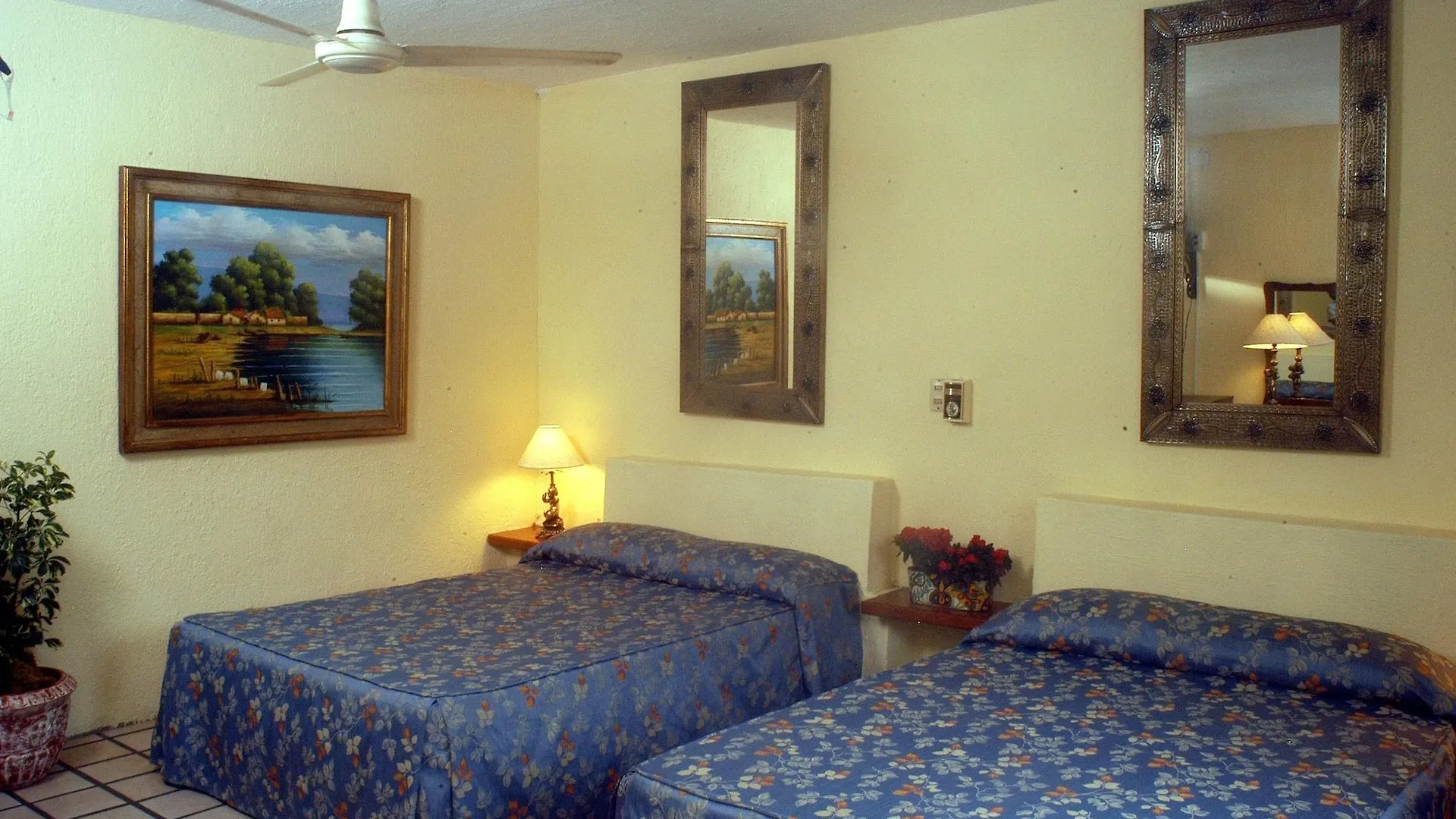 Hotel Mercurio - Gay Friendly Puerto Vallarta